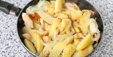 жареная картошка с курицей