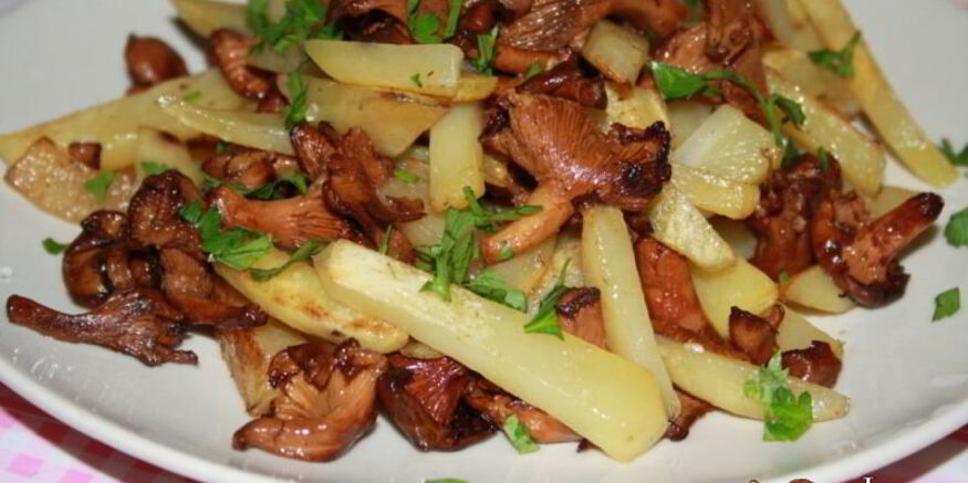 Рецепт жареного картофеля с лисичками