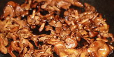 жареный картофель с лисичками