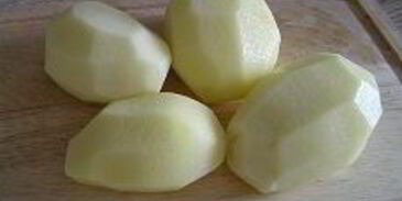 жареный картофель с расплавленным сыром