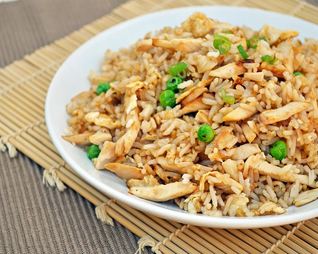 Жареный рис с овощами по-китайски