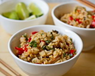 Жареный рис с овощами