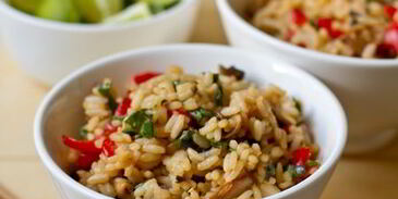 жареный рис с овощами