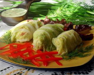 Голубцы на листьях пекинской капусты