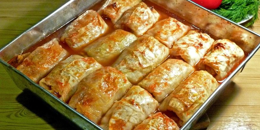 Рецепт голубцов в духовке в томатном соусе