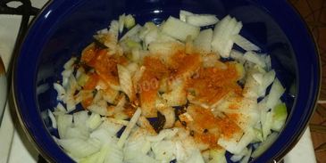 голубцы в духовке в томатном соусе