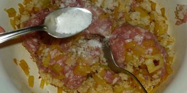 голубцы в духовке в томатном соусе