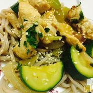 Рецепт Гречневой лапши Соба с курицей и овощами