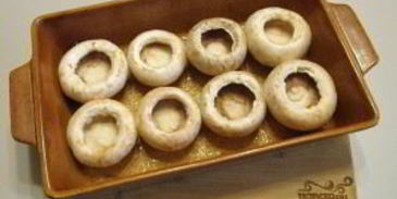 фаршированные шампиньоны в духовке с сыром