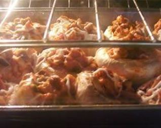 Грибы, фаршированные чоризо