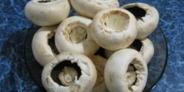 грибы, фаршированные фаршем