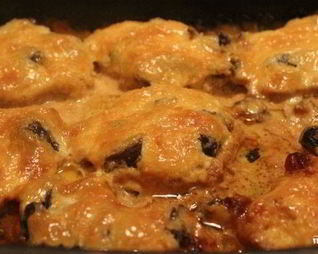 Грибы со свининой в духовке