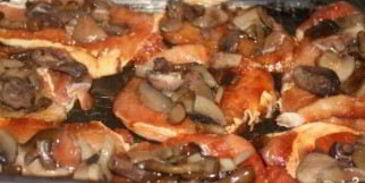 грибы со свининой в духовке