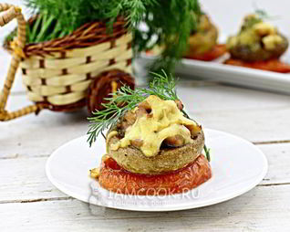 Шампиньоны фаршированные курицей и сыром