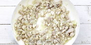 шампиньоны фаршированные курицей и сыром