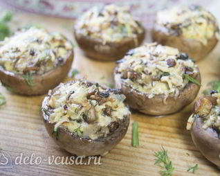 Шампиньоны фаршированные сыром
