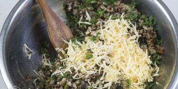 шампиньоны фаршированные сыром