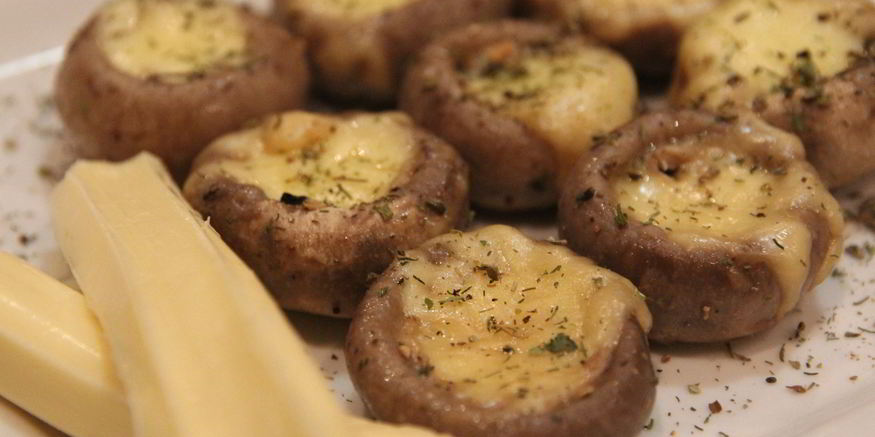 Рецепт шампиньонов с сулугуни