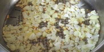 шампиньоны в сливочном соусе