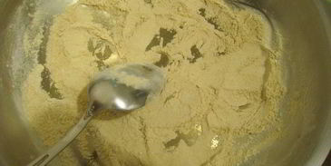 шампиньоны запеченные под сметанно-сырным соусом