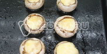 запеченные шампиньоны с сыром