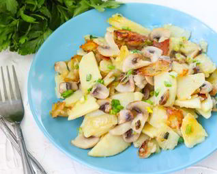 Жареные грибы с картошкой на сковороде