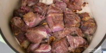 гуляш из говядины и кислой капусты