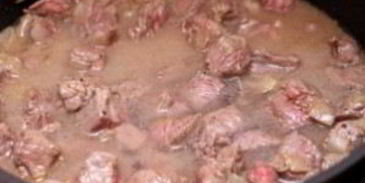 гуляш из говядины с картошкой