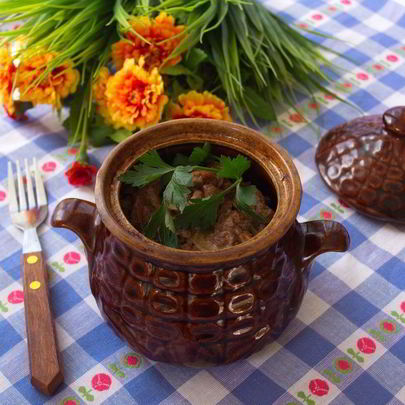 Гуляш из говядины в духовке