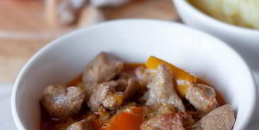 гуляш из индейки по-испански