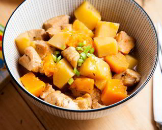 Гуляш из индейки с тыквой