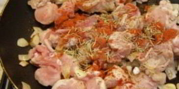 гуляш из кролика с подливкой