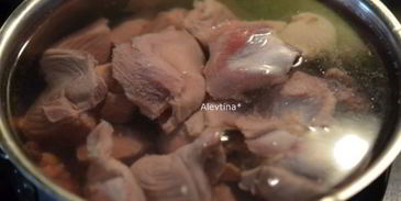 гуляш из куриных желудков