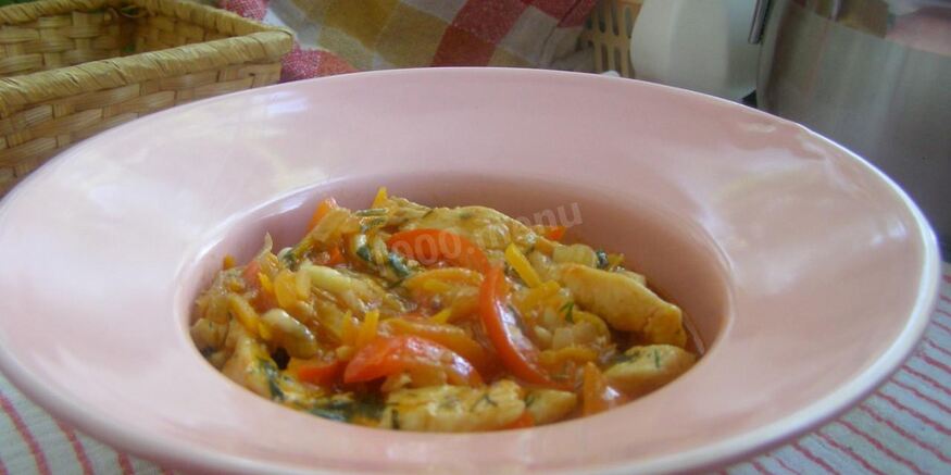 Рецепт гуляша из курицы в мультиварке