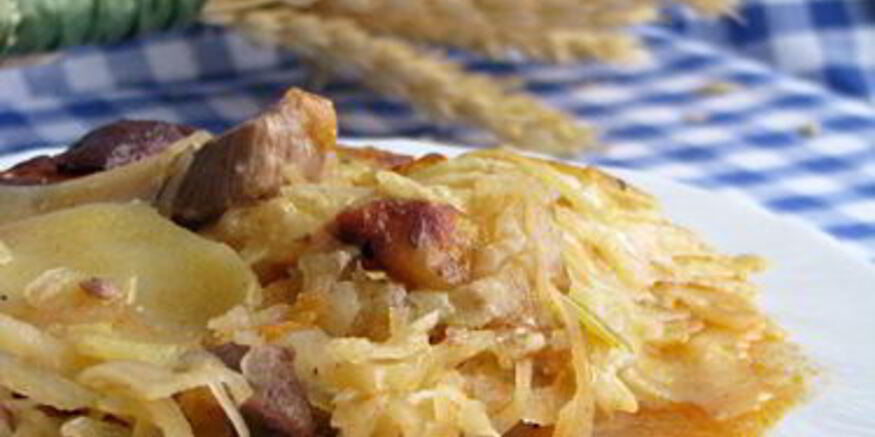 Рецепт гуляша из квашеной капусты под картофельным гратеном