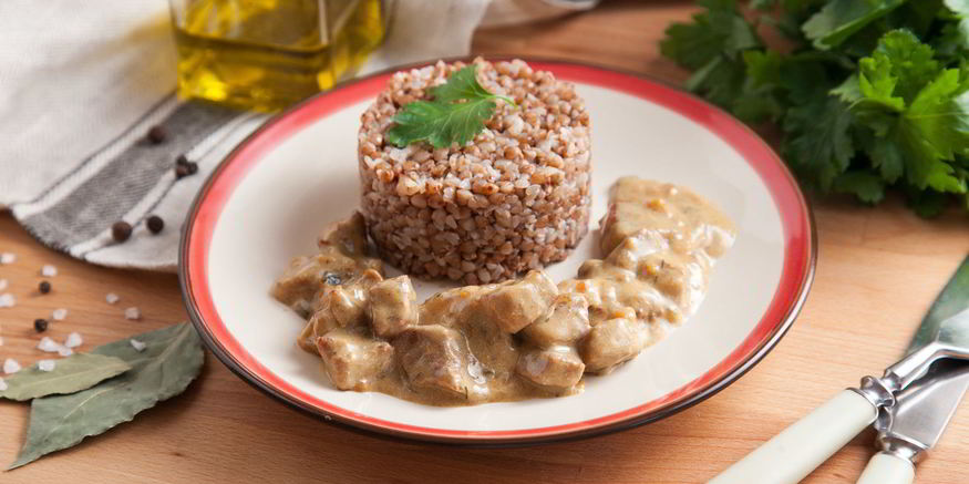 Рецепт гуляша из телятины с маринованными огурчиками