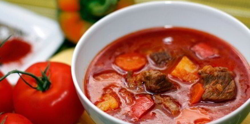 Рецепт гуляша с картофелем и травами