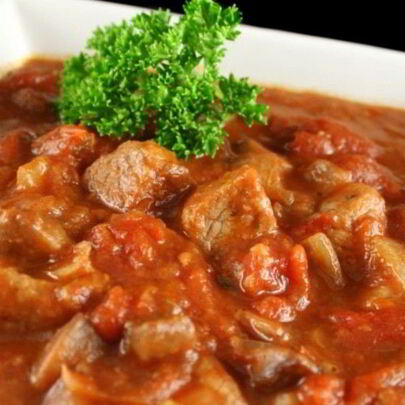 Гуляш с подливой