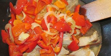 свиной гуляш