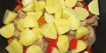 свиной гуляш