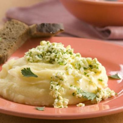 Картофельное пюре с яйцом и маслом