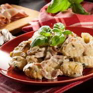 Рецепт Клецек в сливочно-луковом соусе