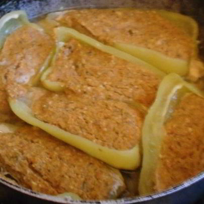 Котлетки-лодочки из запеченных перцев с овощами и грибами