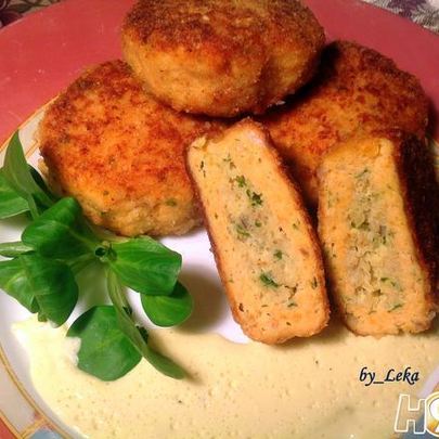Котлеты из двух видов рыб со сливочным соусом