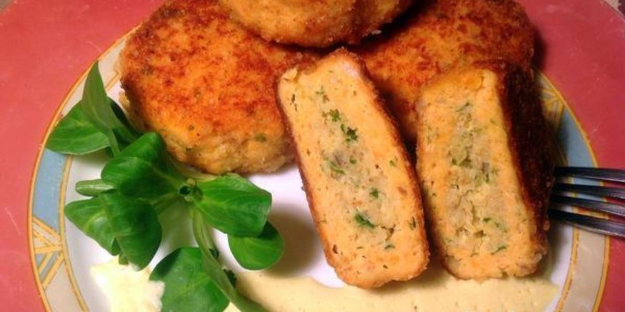 Рецепт котлет из двух видов рыб со сливочным соусом