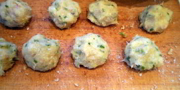 котлеты из двух видов рыб со сливочным соусом