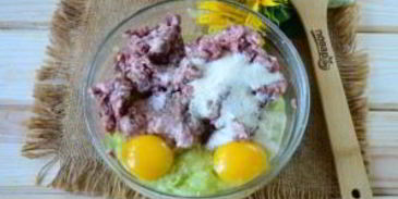 котлеты из кабачков и фарша жареные
