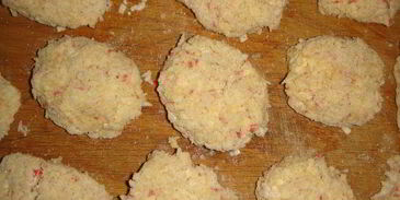 котлеты из крабовых палочек со сметанным соусом