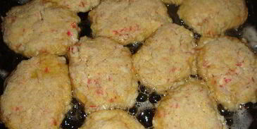 котлеты из крабовых палочек со сметанным соусом