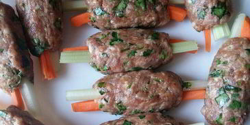 котлеты по-корейски на подушке из риса с овощами